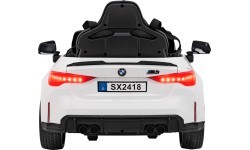Электромобиль BMW M4, белый