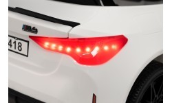 Электромобиль BMW M4, белый