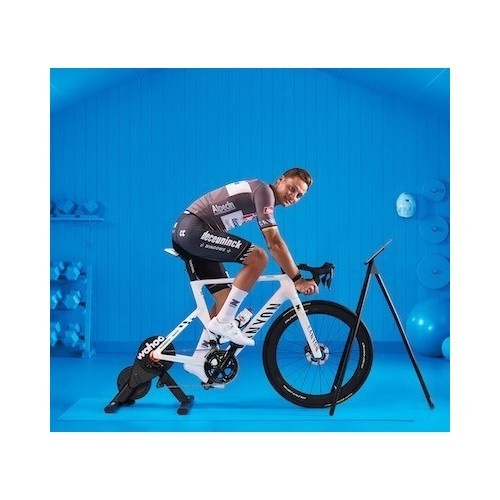 Wahoo KICKR Core 2 Trainer + Zwift Cog/Click