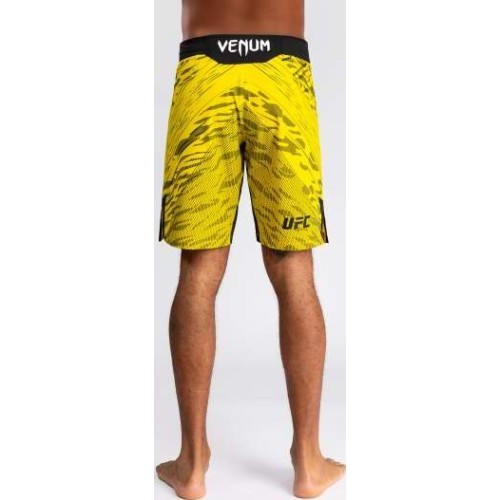 UFC Fusion by Venum Authentic Fight Night vyriški kovos šortai, ilgo kirpimo, geltoni
