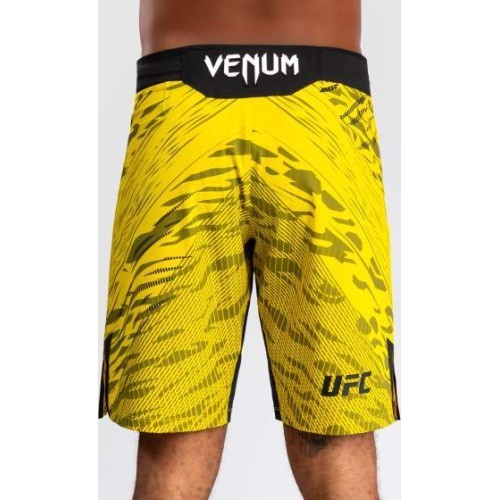 UFC Fusion by Venum Authentic Fight Night vyriški kovos šortai, ilgo kirpimo, geltoni