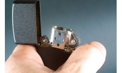Бензиновая зажигалка Zippo