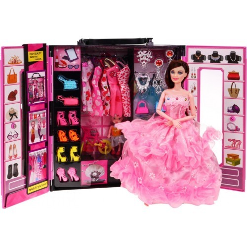 Dressing room + Doll